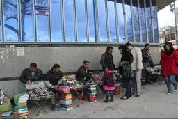 بازارچه های ساماندهی دستفروشان تا پایان سال رایگان است