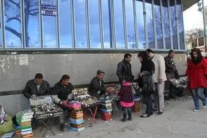 بازارچه های ساماندهی دستفروشان تا پایان سال رایگان است
