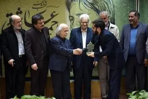 تشکر خانواده احمد عزیزی از رهبر انقلاب/ اشک‌های اسماعیل امینی برای 