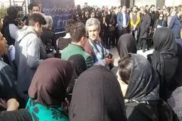 پیکر یداللهی به سوی خانه ابدی بدرقه شد/ تابوتی منقش به پرچم ایران؛ وصیت شاعر پرآوازه