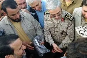 سرلشکر باقری به شهید سید محمدحسین علم‌الهدی ادای احترام کرد