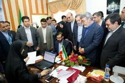 وزیر کشور از محل ثبت نام کاندیداهای شوراها بازدید کرد