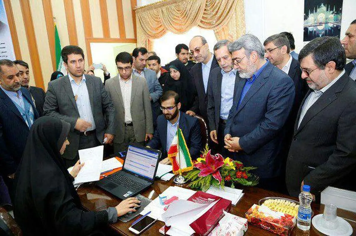 وزیر کشور از محل ثبت نام کاندیداهای شوراها بازدید کرد