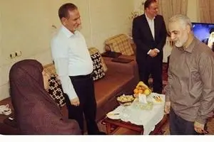 دیدار عیدانه سرلشکر سلیمانی با والده جهانگیری + عکس