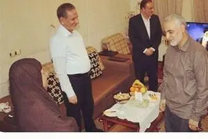 دیدار عیدانه سرلشکر سلیمانی با والده جهانگیری + عکس