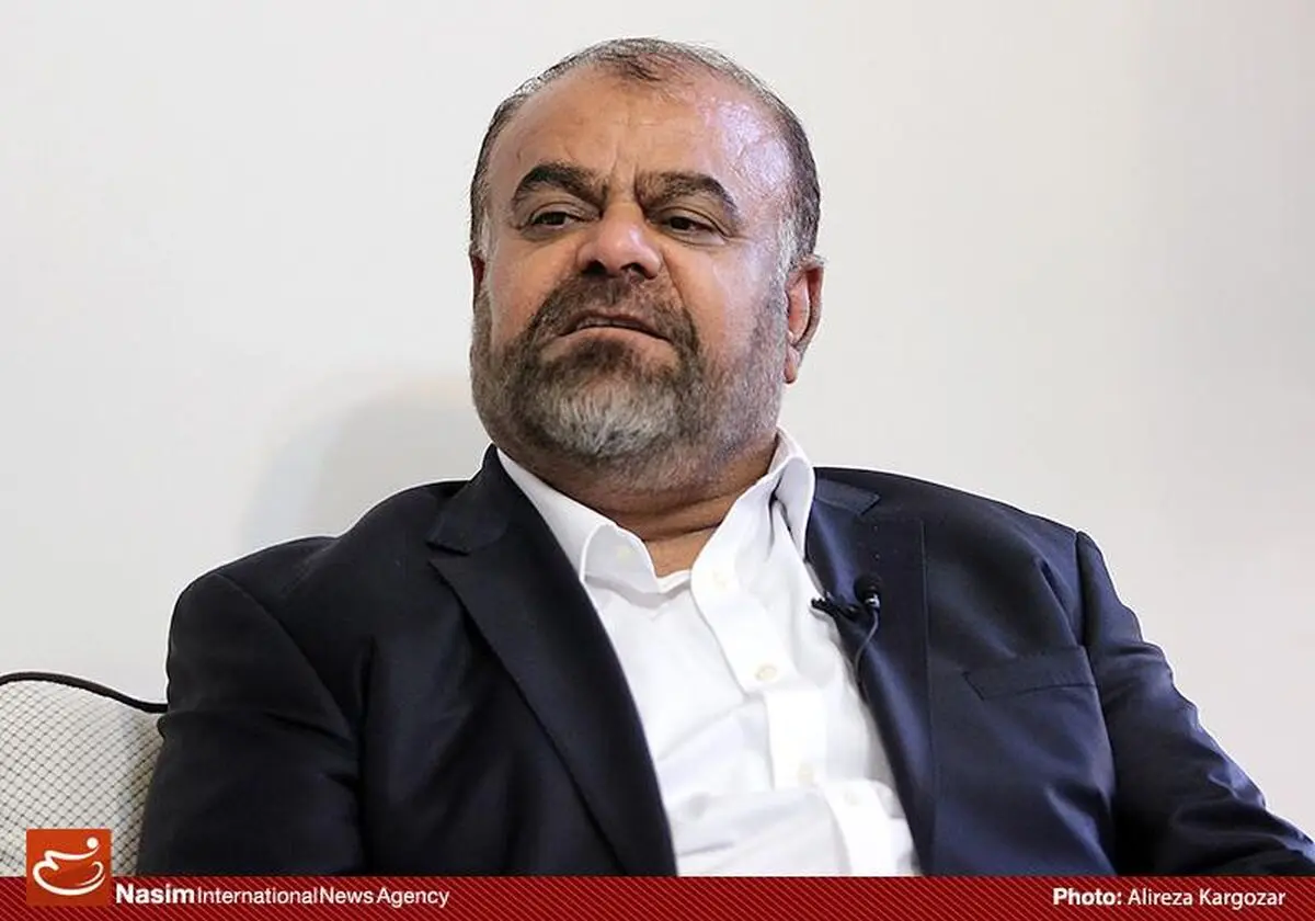 پاسخ تحقق ۱۱۰ وعده اقتصادی روحانی شعار نیست/ ۵ میلیارد دلار ایران در عمان بلوکه است/ ضرورت قرار گرفتن نیروهای انقلاب زیر چتر واحد