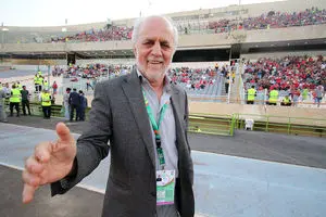 خوردبین: عدم حضور پرسپولیسی‌ها در بین بهترین‌های سال در برنامه تلویزیونی عجیب است