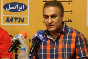 کاظمی: به ماندن در لیگ خوش‌بین هستم/ دروازه‌بان ما در لیگ نونهالان هم بازی نکرده است!