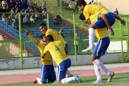 فیروز سومین شکست سرخ‌پوشان را رقم زد/ برانکو از پس دفاع اتوبوسی بر نیامد