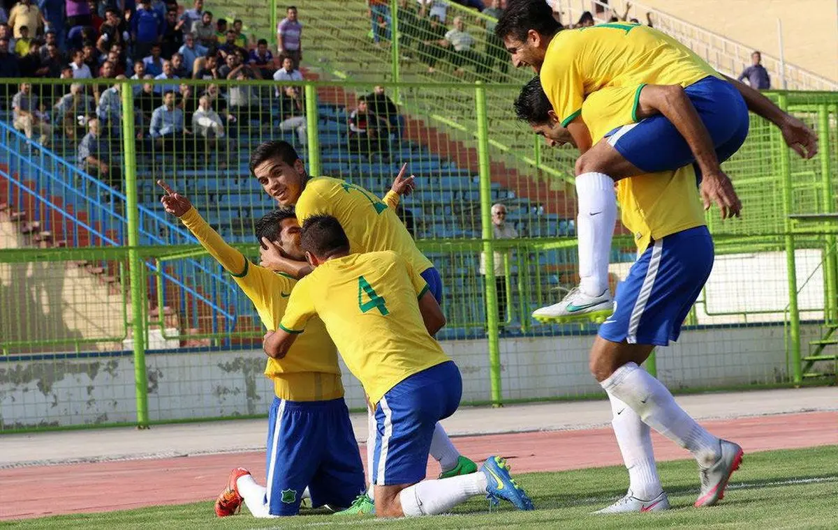 صنعت‌ نفت با برتری مقابل پرسپولیس به رختکن رفت