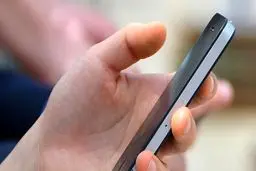 افزایش مرگ و میر بعلت سرگرم بودن با موبایل در خیابان!