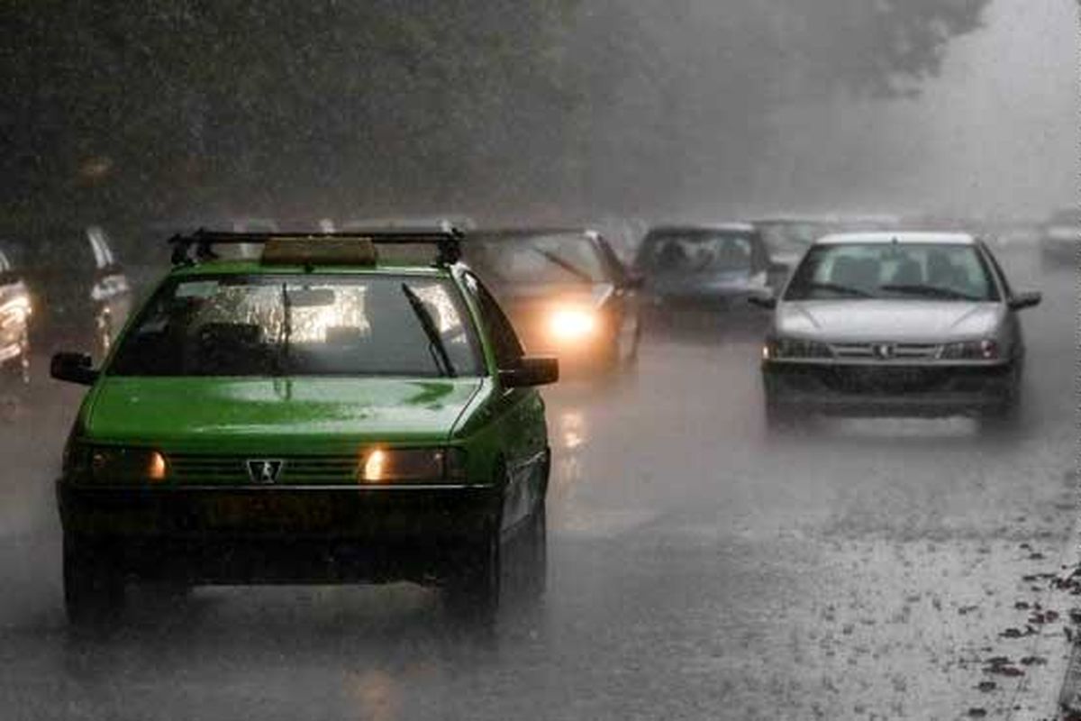 بارش باران در اکثر محورهای شمالی کشور/ ترافیک نیمه‌ سنگین در آزادراه کرج- تهران