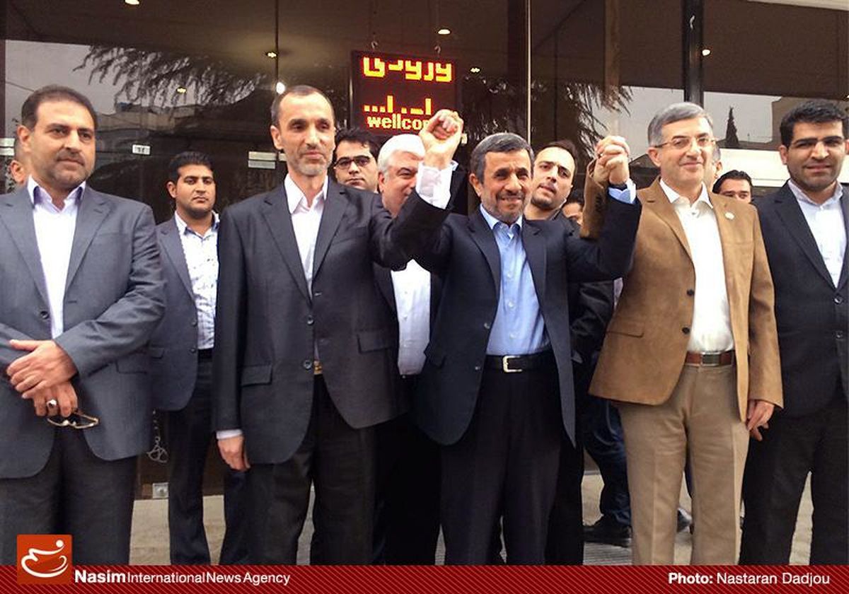 محمود احمدی نژاد برای انتخابات ریاست جمهوری ثبت‌نام کرد