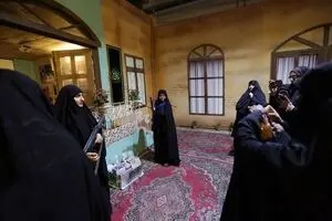 حسینیه پزندگان در شهرک تاریخی مشهد؛ برگ زرین زنان انقلابی