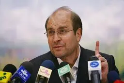 امروز دشمنان ما کسانی هستند که با دروغ و وعده‌های غیر واقعی جوانان و جامعه را سر کار بگذارند
