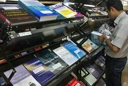 فراخون انتخاب ناشر برگزیده سال ۱۳۹۵ اعلام شد