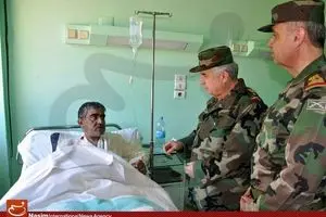 بازدید فرماندهان ارتش سوریه از فرودگاه شعیرات و مجروحان حمله موشکی آمریکا