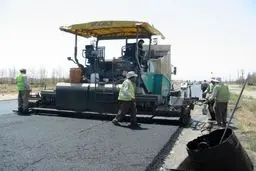 اجرای طرح فوریتی آسفالت ریزی و لکه گیری محلات و معابر منطقه