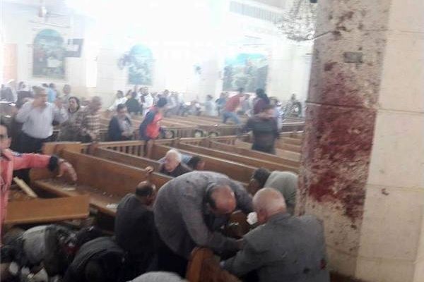 انفجار در ۲ کلیسای مصر؛ ۱۵۰ کشته و زخمی/ داعش مسئولیت انفجارها را برعهده گرفت/ ترور پاپ اسکندریه ناکام ماند
