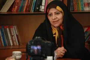 هنر انقلاب هنر پویایی، تحول، تعالی و حقیقت است/ بهترین خاطره سال ۹۵ برای من دیدار با رهبری است