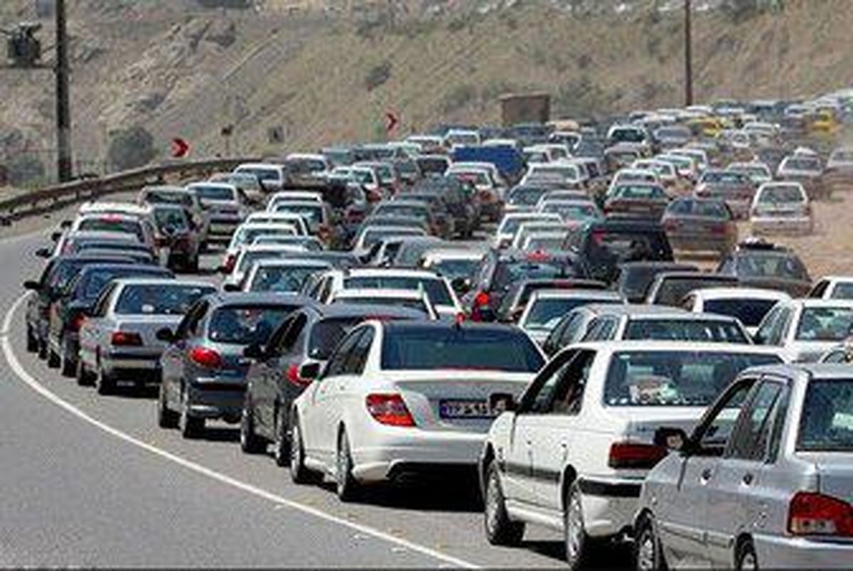 ترافیک نیمه سنگین در باند جنوبی آزادراه تهران- کرج/ بارش باران در گیلان و مازندران