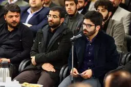 شعرخوانی محمد رسولی در وصف مدافعان حرم در محضر رهبر انقلاب