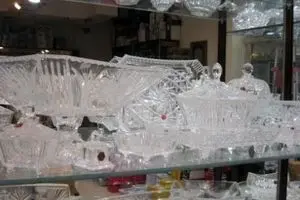 کارخانه‌های بلور و چینی ۳۰ درصد از نیروهای خود را تعدیل کردند!/ شب عید ۳۰ تا ۴۰ درصد افت فروش داشتیم