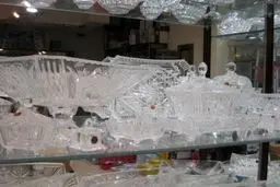 کارخانه‌های بلور و چینی ۳۰ درصد از نیروهای خود را تعدیل کردند!/ شب عید ۳۰ تا ۴۰ درصد افت فروش داشتیم