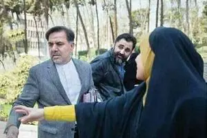 آخوندی: سوال اصلی یک رسانه نباید درباره هواپیمای مرجوعی باشد!/ اصلا مگر در دنیا هواپیمای مرجوعی وجود خارجی دارد؟