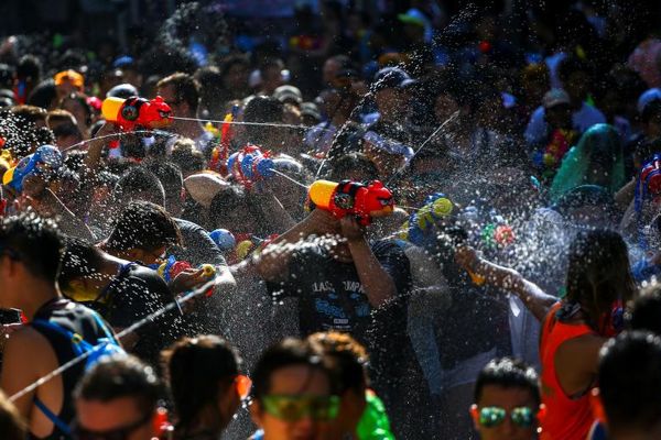 جشن آب در تایلند