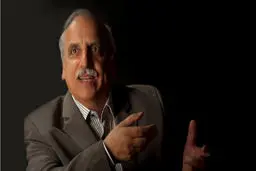 عبده‌تبریزی: پرداخت یارانه نباید به یک حرکت انتخاباتی تبدیل شود/ با افزایش یارانه مخالفم