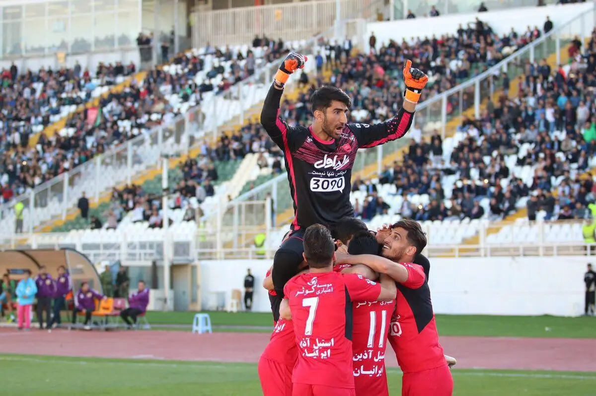قهرمانی زودهنگام سرخ‌پوشان در تبریز/ پرسپولیس ۲ - ماشین‌سازی ۰