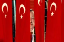 رای موافق لرزان مردم ترکیه به تغییرات قانون اساسی