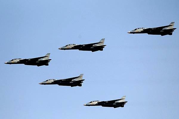 جنگنده‌های نیروی هوایی ارتش در آسمان تهران تمرین کردند