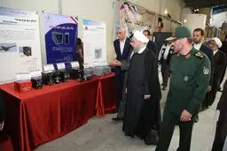 ۱۲ محصول دفاعی کشور در شیراز رونمایی شد