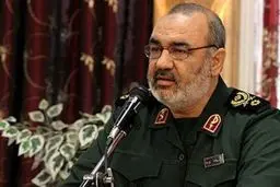 ما با اقتدار در قلب آتش زندگی می‌کنیم/ رهبری می‌خواهند به لحاظ اقتصادی نیز به جایگاه توان دفاعی دست یابیم