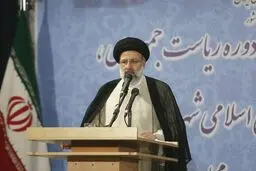 امروز مطالبات اصلی مردم رفع بیکاری و مشکلات معیشتی است