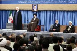 رهبر معظم انقلاب همواره شجاعانه از جمهوریت اسلامیت نظام دفاع کرده‌اند