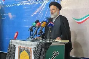رئیسی: من رقیب این و آن نیستم، بنده رقیب فقر و بیکاری هستم/ فقر و بیکاری زیبنده این کشور نیست
