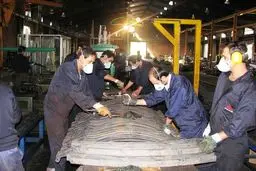 زیان سنگینِ فنرسازِ بزرگ وابسته به ایران خودرو/ خبر بد برای سهامداران فنرسازی خاور