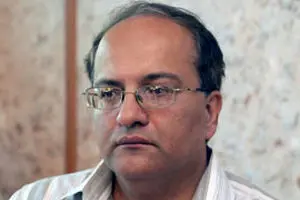 داستان‌های کوتاه زنوزی تاثیر بسزایی در ادبیات دفاع مقدس گذاشت