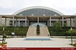 خدمات رسانی رایگان اتوبوس‌های دوکابین/ استقرار ۲۰۰ آتش نشان در ۴ نقطه