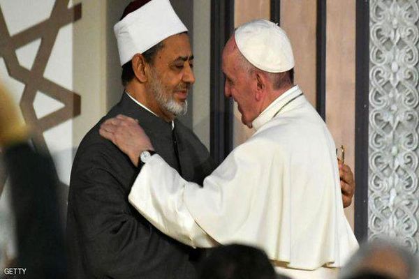 دیدار پاپ با السیسی و شیخ الازهر و بازدید از کلیسای قاهره + تصاویر