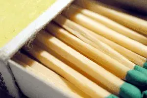 دولت یازدهم ۶۲ تن چوب کبریت از چین وارد کرد!/ پخت آبگوشت بزباش با چوب‌کبریت چینی در دولت یازدهم