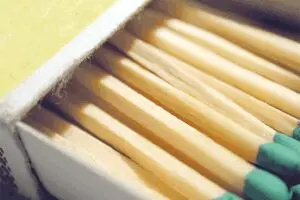 دولت یازدهم ۶۲ تن چوب کبریت از چین وارد کرد!/ پخت آبگوشت بزباش با چوب‌کبریت چینی در دولت یازدهم