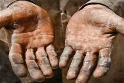 قشر کارگر خاطره خوبی از ۴ سال دولت یازدهم ندارد/ اقتصاد به رکود بی‌سابقه دچار شده است