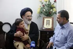 چهار هیات از جانب رهبر انقلاب در منازل تعدادی از جانبازان حضور یافتند + تصاویر