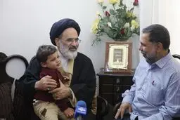 چهار هیات از جانب رهبر انقلاب در منازل تعدادی از جانبازان حضور یافتند + تصاویر
