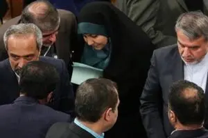 خواهرزاده روحانی در آستانه انتخابات بین مردم میلیون‌ها تومان پول پخش می‌کند!