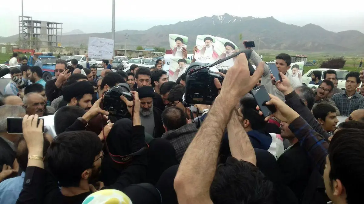 بنای ما در کشورداری استفاده از یک گروه و جناح نیست/ طلبه‌ای از مردم با مردم و در مردم هستم و خواهم بود